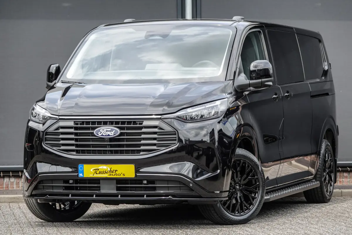 L2H1 Dubbel Cabine 2.5PHEV 233Pk Aut. | Limited | Plug In Hybrid | 360° Camera | 2x Schuifdeur | Spoilerpack | 19'' | Agate Black