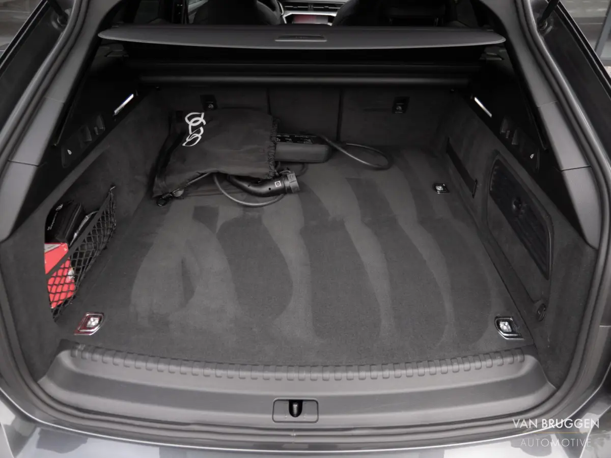 55 TFSI e quattro S-Line Pano RS-Stoelen 21" BTW 360 B&O
