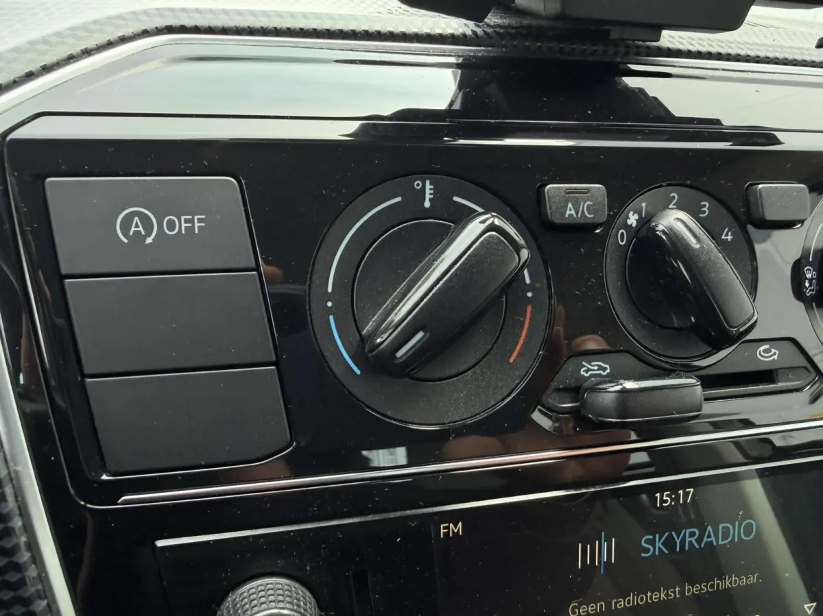 Up! 1.0 BMT move up! - AIRCO/BLUETOOTH/LED/NAP