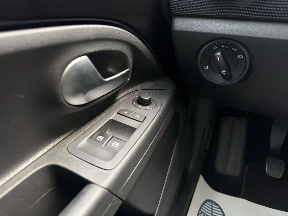 Up! 1.0 BMT move up! - AIRCO/BLUETOOTH/LED/NAP