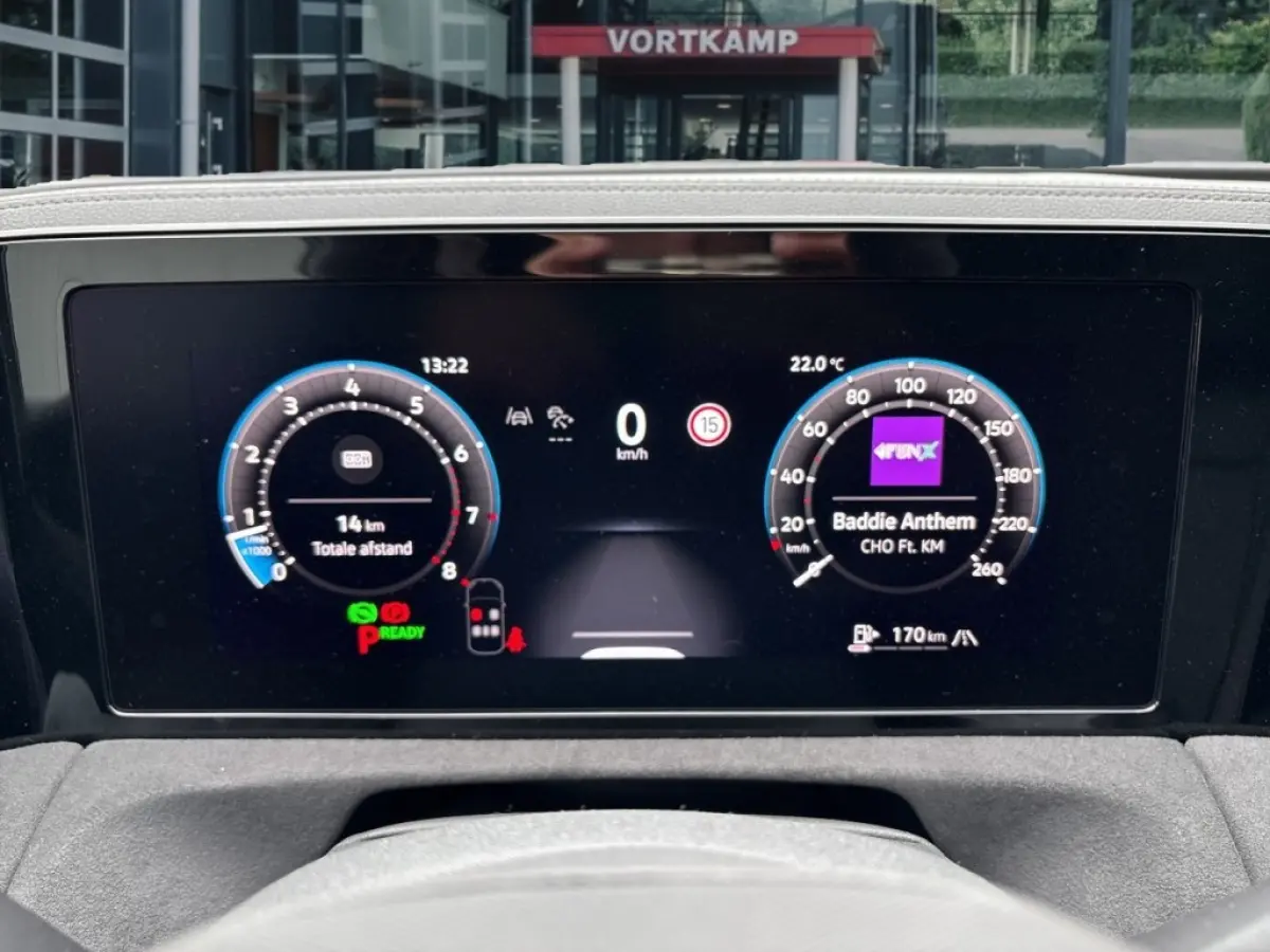 1.5 eTSI R-LINE TREKHAAK/LEDER/PANO-DAK/CAMERA/ELEK-KLEP/ACC/HUD/MEM/STOELVERW