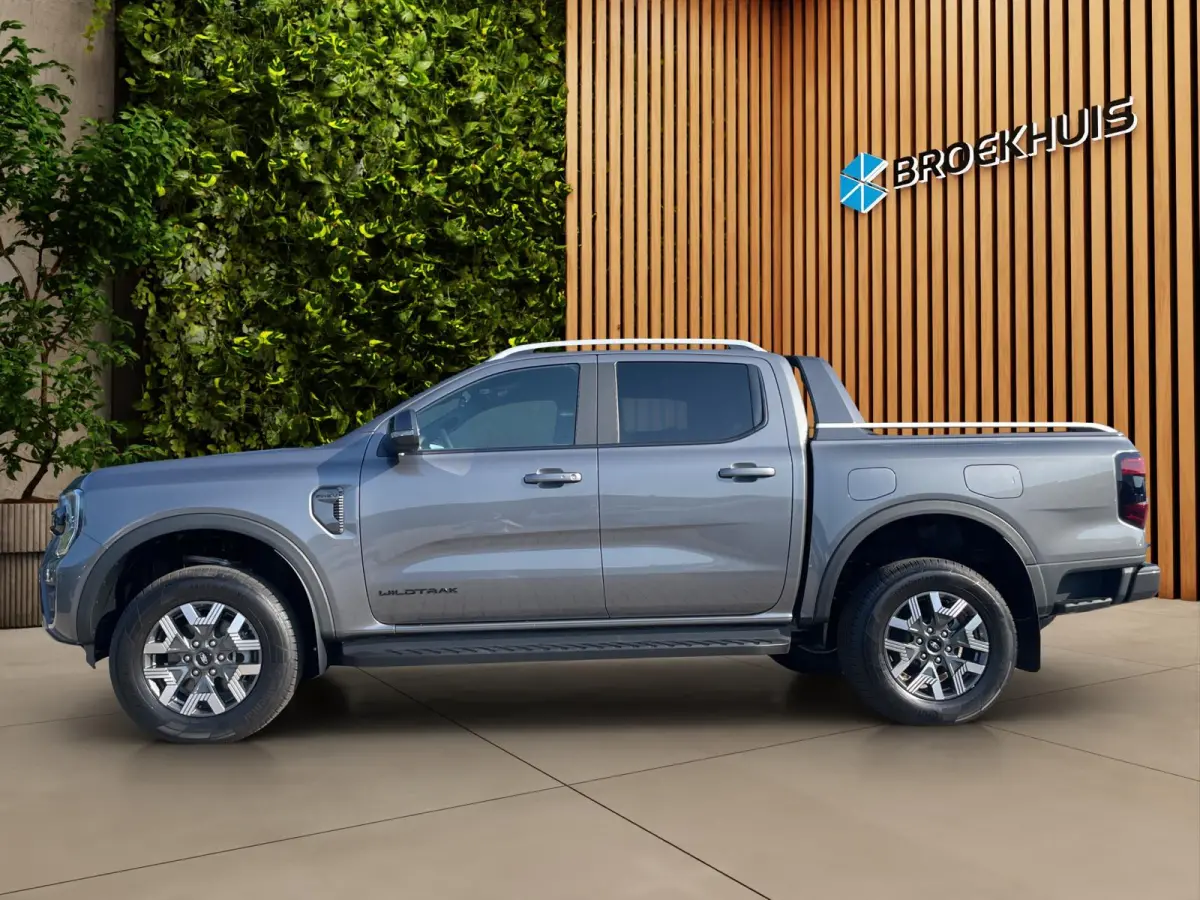 Wildtrak Plug-in Hybrid Dubbel Cabine | Elektrische Rollertop | 3.500KG Trekgewicht | Snel Leverbaar!! | 0.99% Financial Lease | 1-fase laadkabel mode 3 16A, 8 meter | Adaptive cruisecontrol