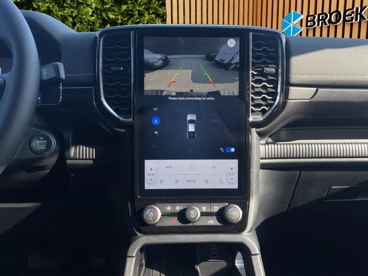 Wildtrak Plug-in Hybrid Dubbel Cabine | Elektrische Rollertop | 3.500KG Trekgewicht | Snel Leverbaar!! | 0.99% Financial Lease | 1-fase laadkabel mode 3 16A, 8 meter | Adaptive cruisecontrol