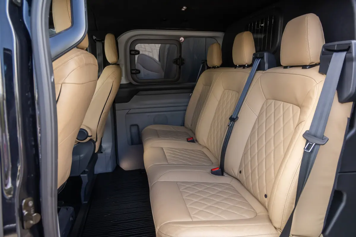AWD | Dubbel Cabine | zwarte hemelbekleding | bruin leder | 19'' velgen | zeer compleet |