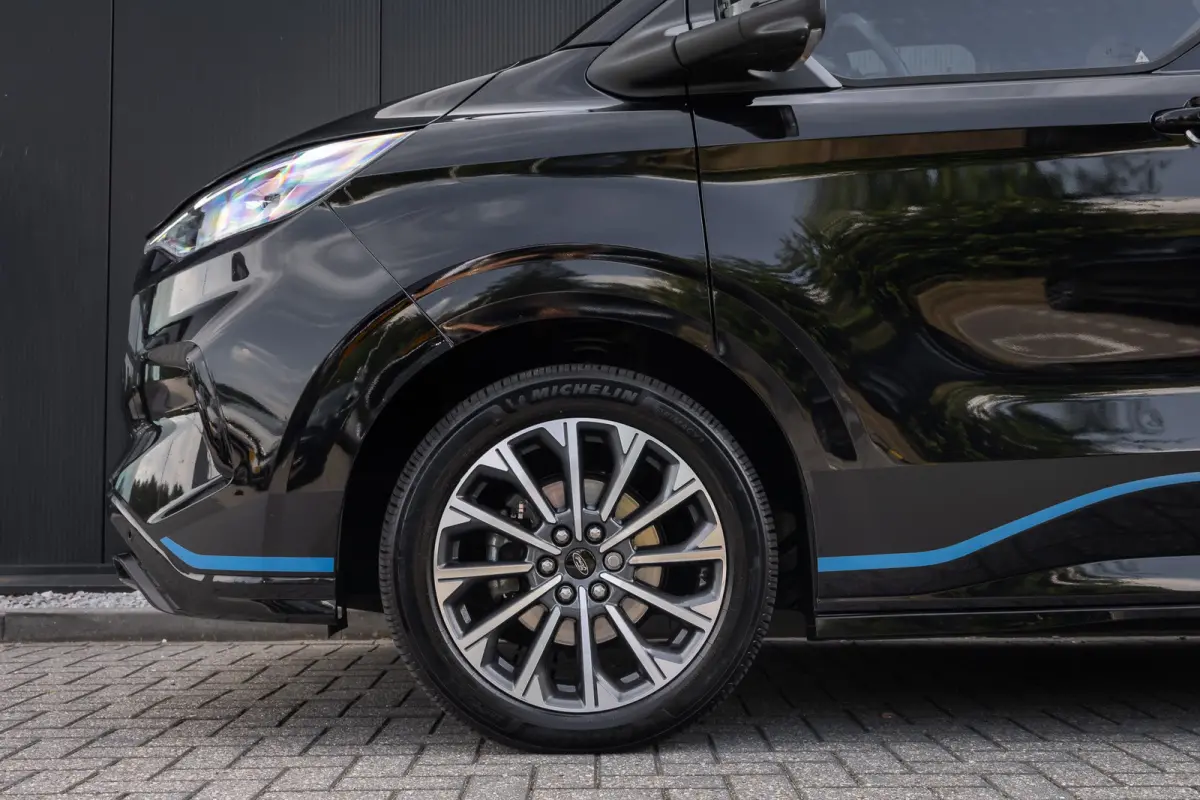 AWD | Dubbel Cabine | zwarte hemelbekleding | bruin leder | 19'' velgen | zeer compleet |