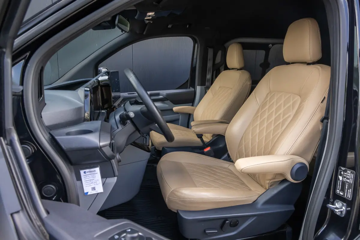 AWD | Dubbel Cabine | zwarte hemelbekleding | bruin leder | 19'' velgen | zeer compleet |