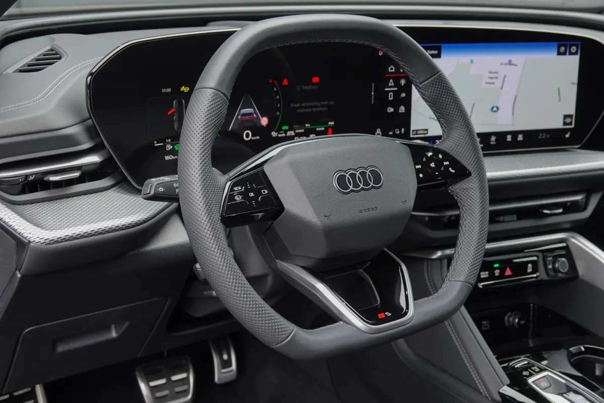 e-hybrid | Quattro | S-Line | MMI Bijrijdersdisplay | Tech Plus | 360° Camera | Trekhaak | 22''