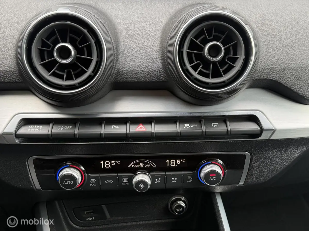30 TFSI S-line / Sport Navi Carplay LED Cruise ACC PDC 16 inch Quantum GrauQuantum Grau