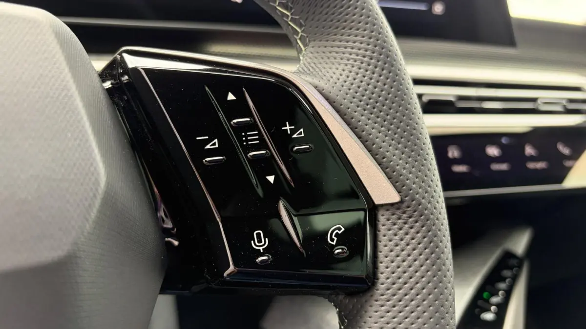 GT | Adaptieve cruise control met Stop&Go functie | LED 3D-achterlichten | Pack Safety Plus