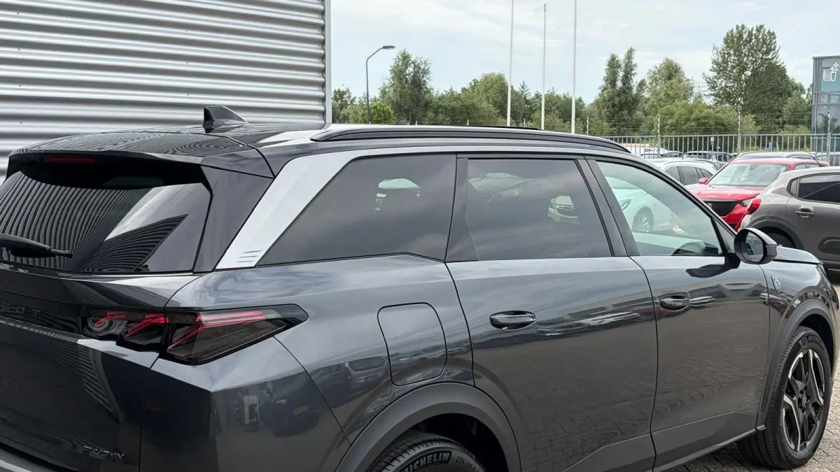 GT | Adaptieve cruise control met Stop&Go functie | LED 3D-achterlichten | Pack Safety Plus