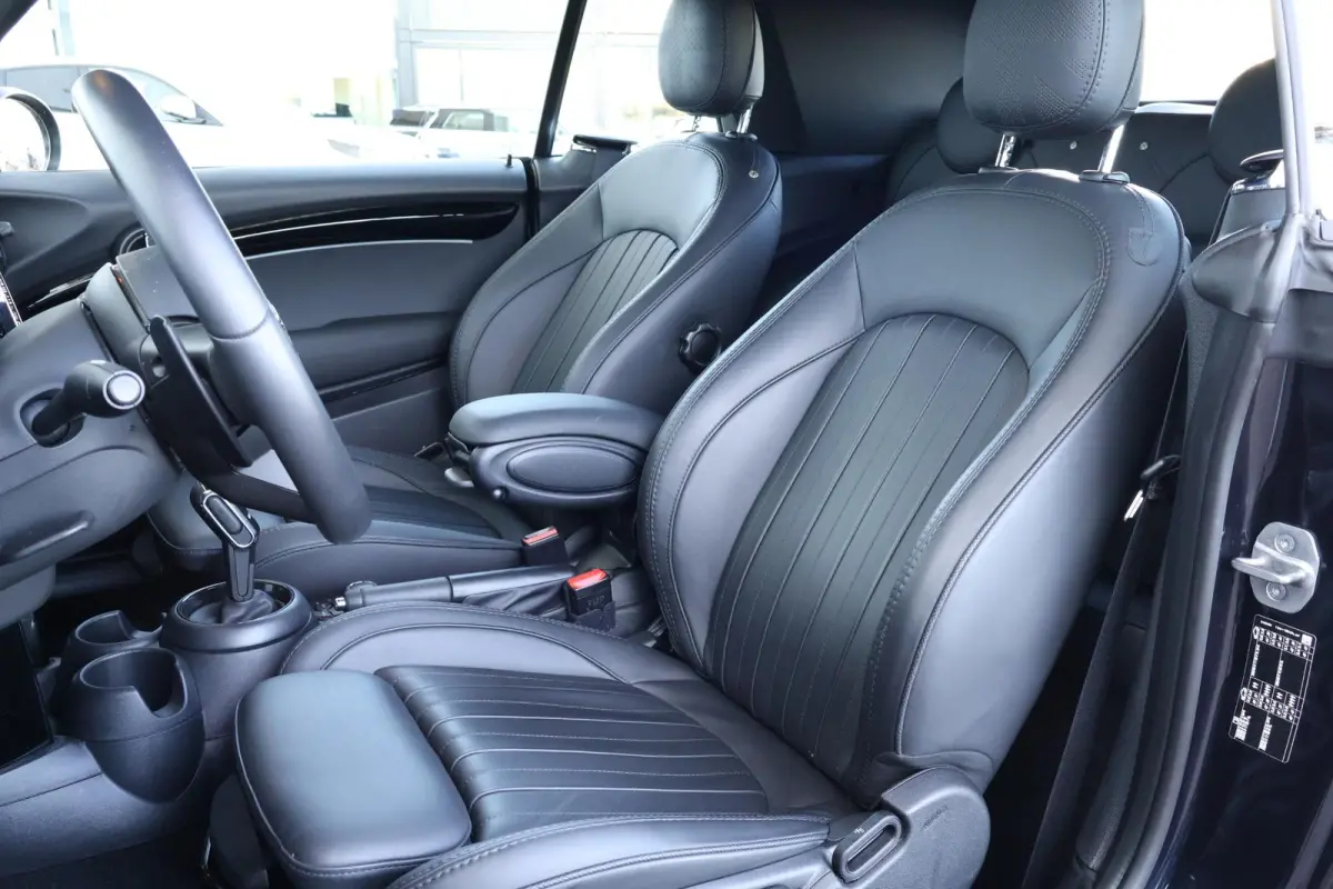 2.0 S John Cooper Works Comfort Access / Cruise Control / Navigatie / Stoelverwarming