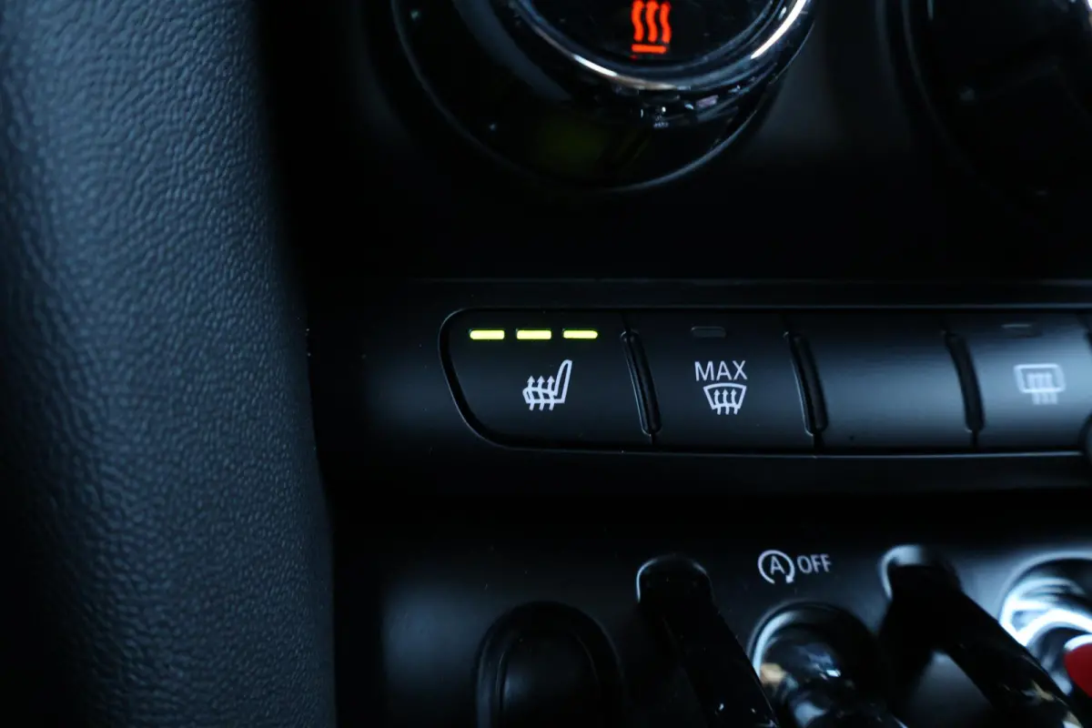 2.0 S John Cooper Works Comfort Access / Cruise Control / Navigatie / Stoelverwarming