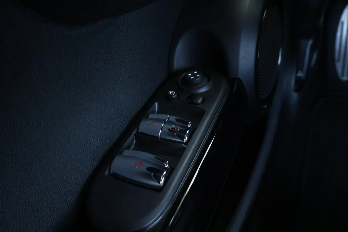 2.0 S John Cooper Works Comfort Access / Cruise Control / Navigatie / Stoelverwarming