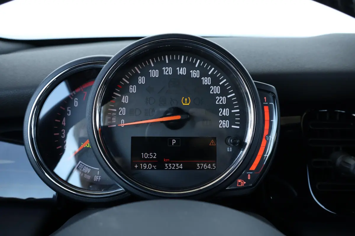 2.0 S John Cooper Works Comfort Access / Cruise Control / Navigatie / Stoelverwarming