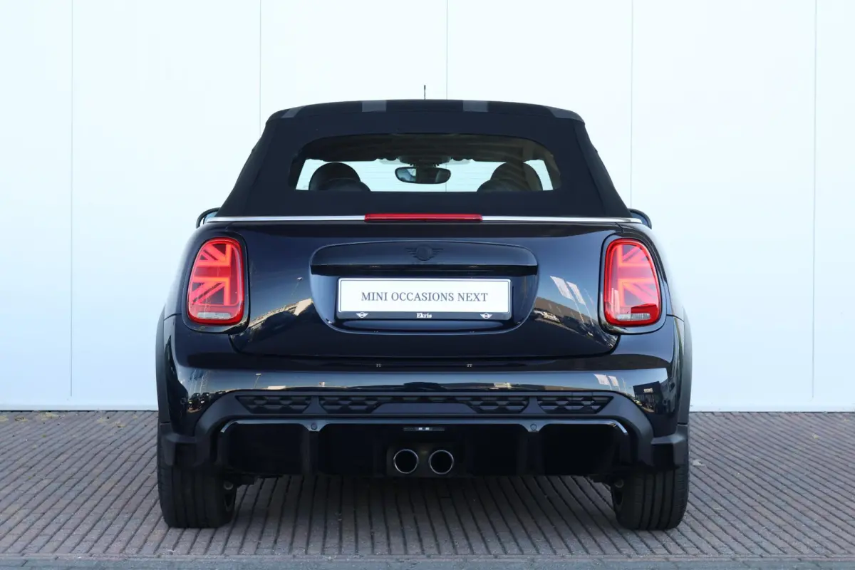 2.0 S John Cooper Works Comfort Access / Cruise Control / Navigatie / Stoelverwarming