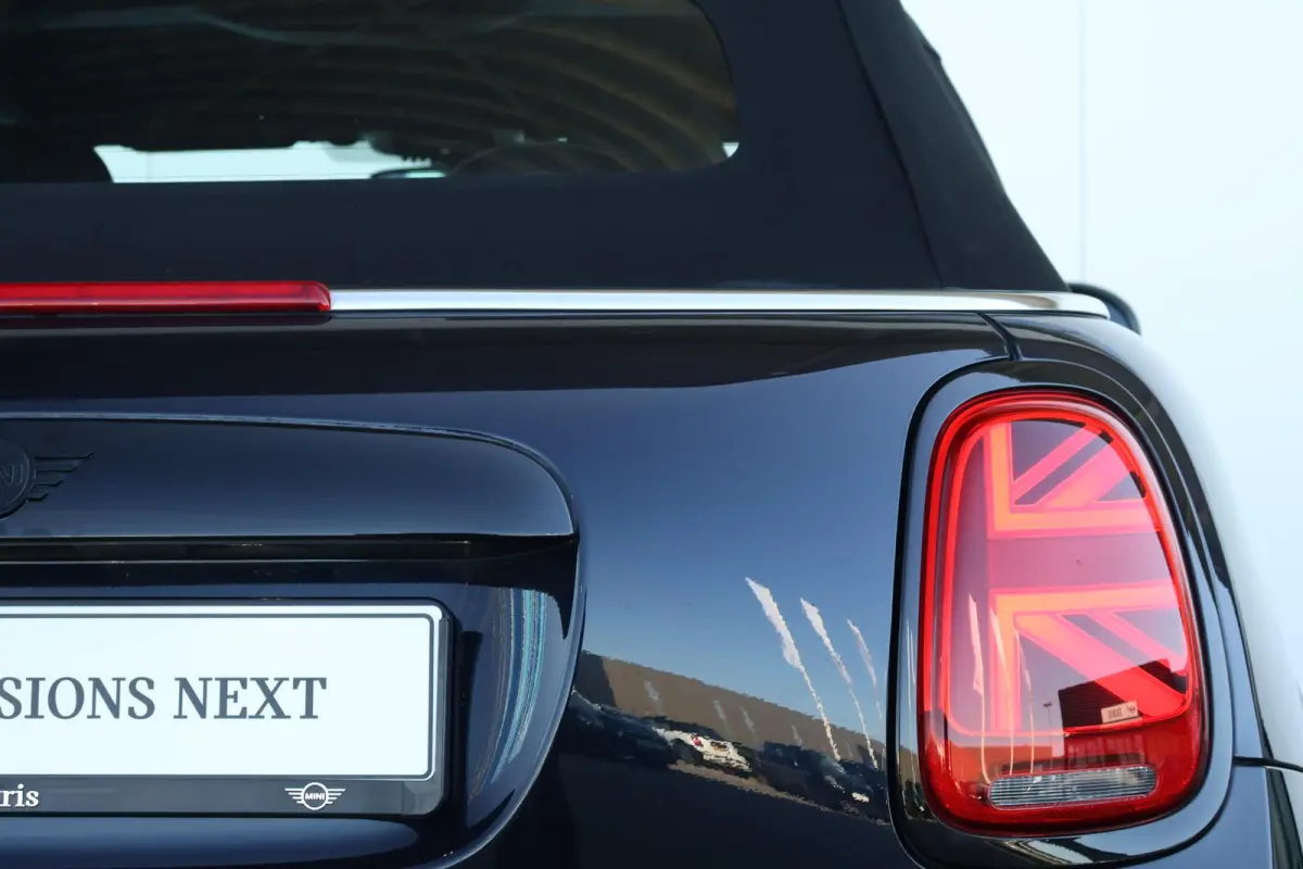 2.0 S John Cooper Works Comfort Access / Cruise Control / Navigatie / Stoelverwarming