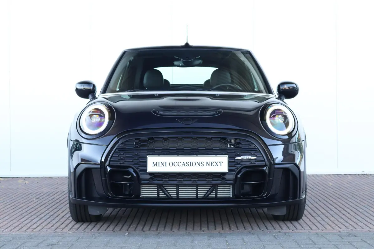 2.0 S John Cooper Works Comfort Access / Cruise Control / Navigatie / Stoelverwarming