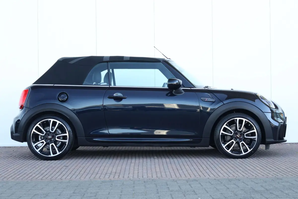 2.0 S John Cooper Works Comfort Access / Cruise Control / Navigatie / Stoelverwarming