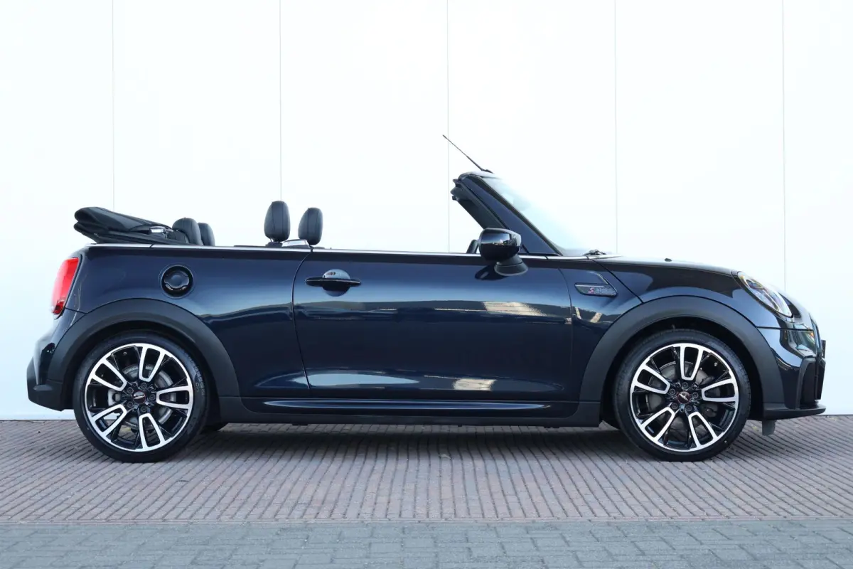 2.0 S John Cooper Works Comfort Access / Cruise Control / Navigatie / Stoelverwarming