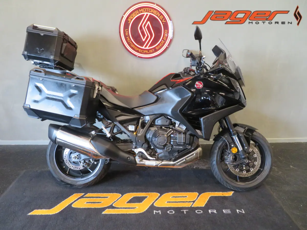 Honda NT1100 Dct 2022 Benzine Onbekend leasen