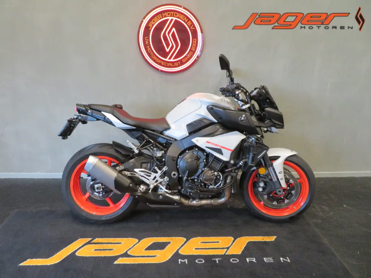 Yamaha MT-10 Abs 2021 Benzine Onbekend leasen