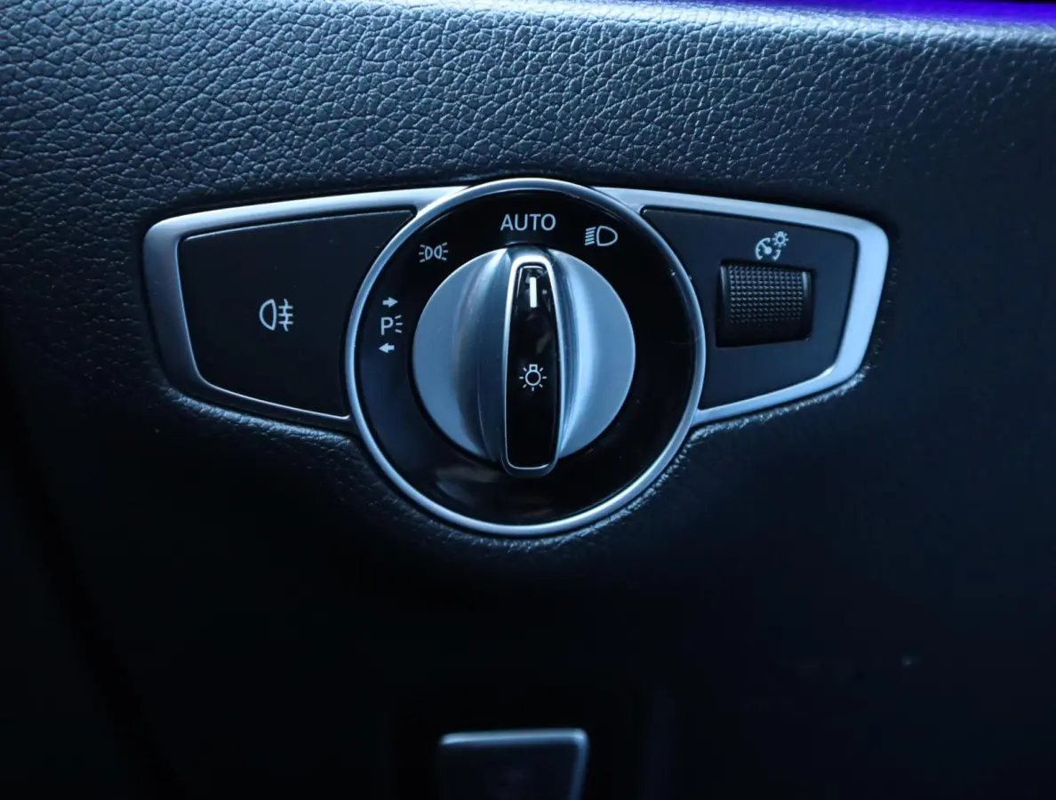 300 de AMG Line | Panoramadak | Leer | Burmester | 360 | Apple Carplay/Android Auto