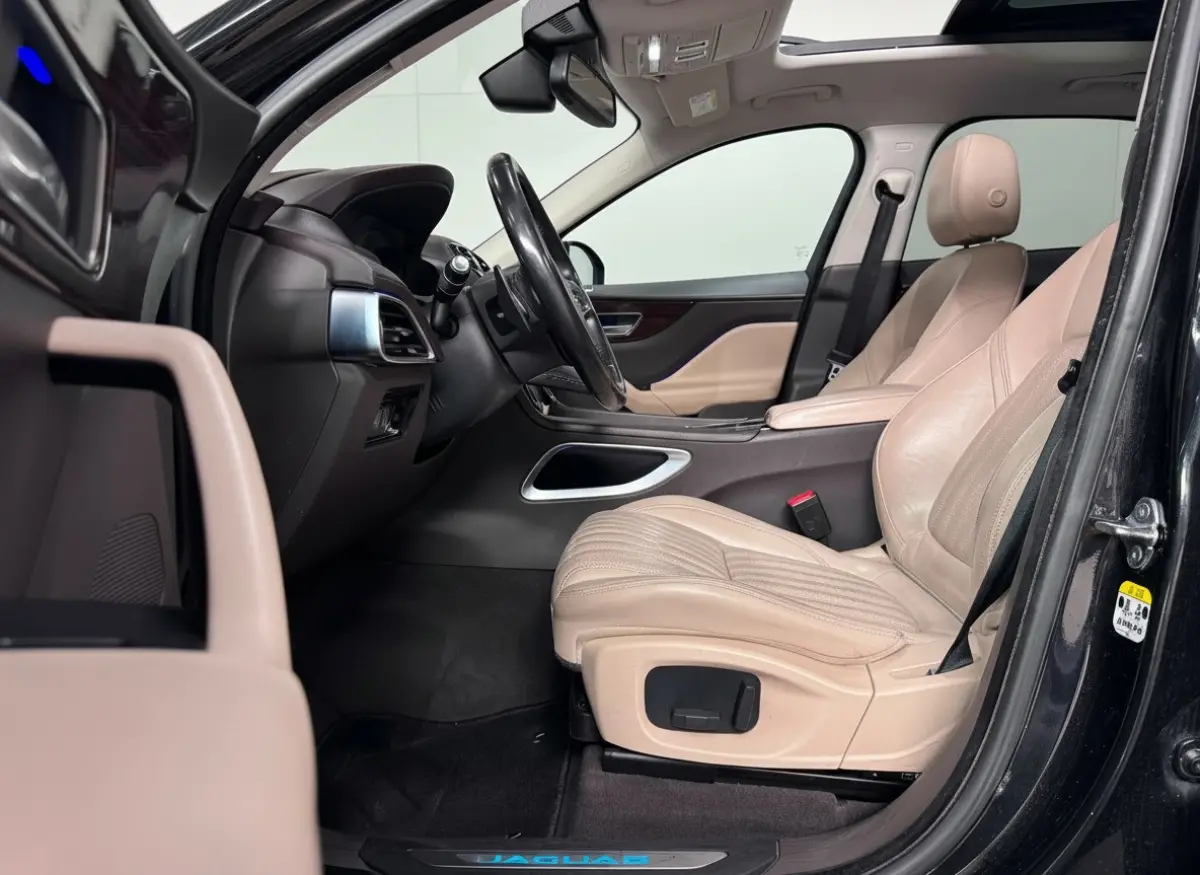 2.0 Portfolio AWD 30t Meridian Panoramadak HUD