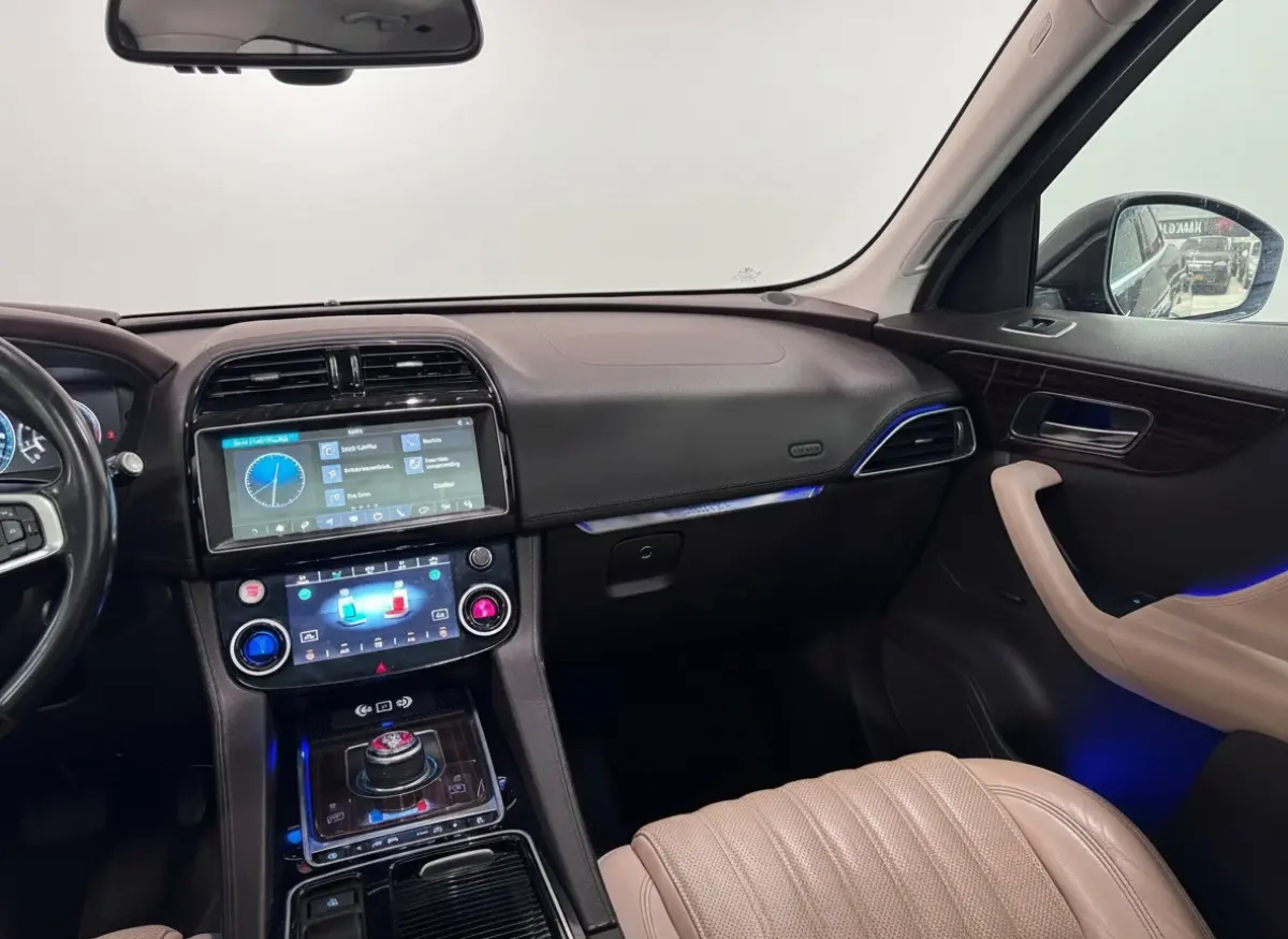 2.0 Portfolio AWD 30t Meridian Panoramadak HUD