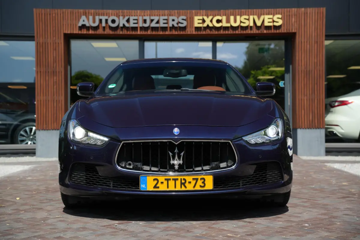 3.0 V6 D Luxe Leder Stoelvent. Navi Memory Metallic Camera 20”LM