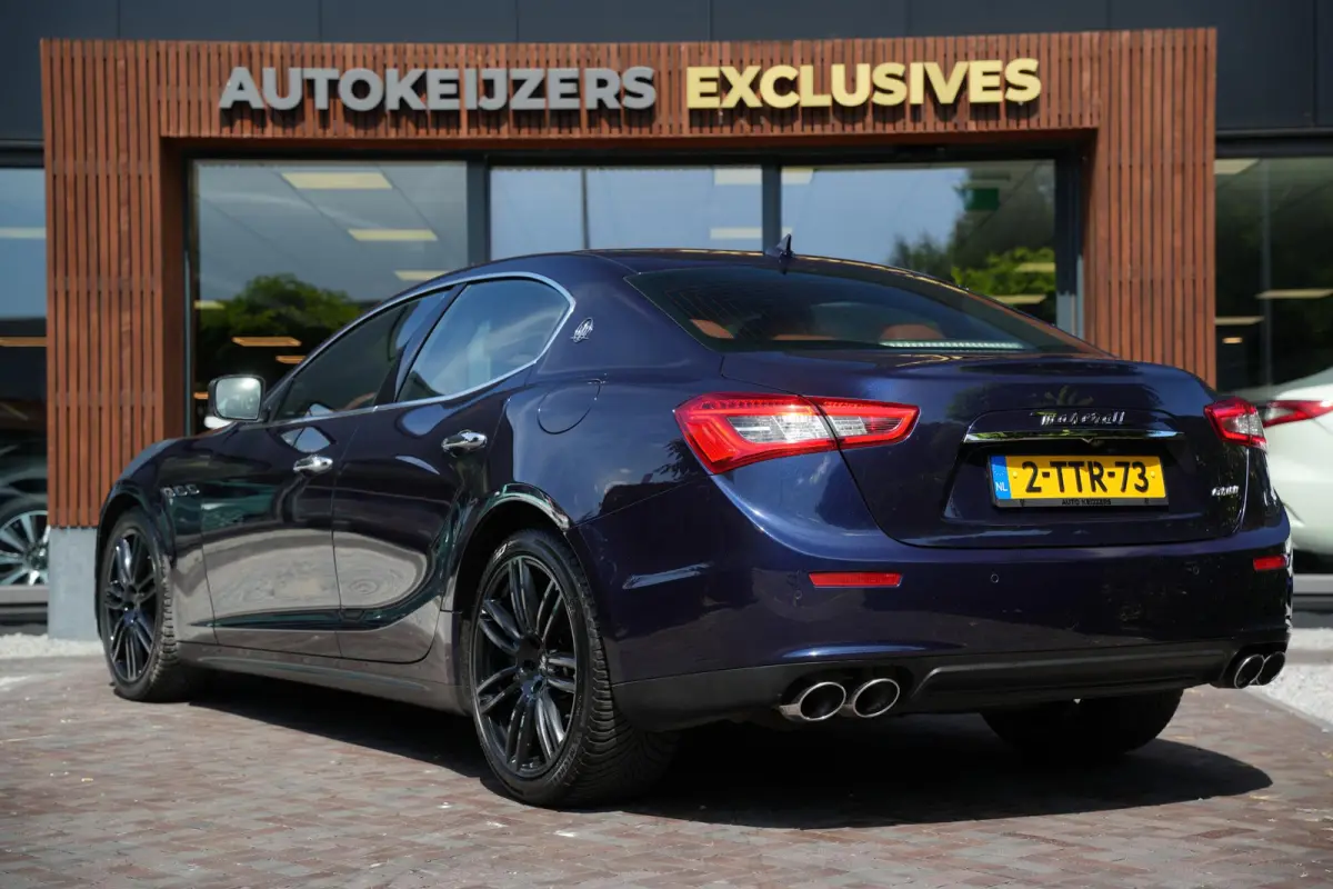 3.0 V6 D Luxe Leder Stoelvent. Navi Memory Metallic Camera 20”LM