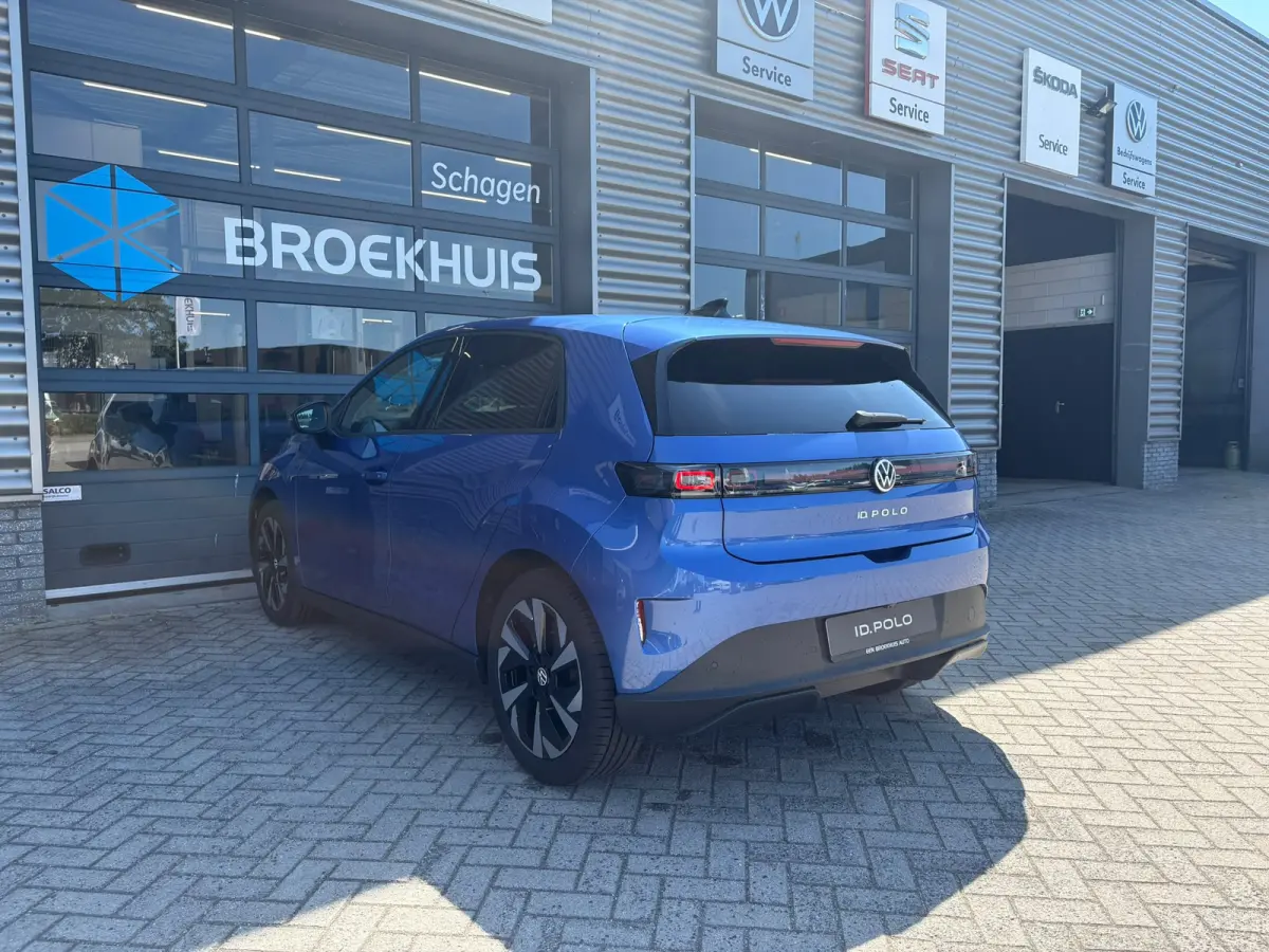 Life First Edition | Airconditioning automatisch, 2-zone (Climatronic) | Automatische afstandsregeling (Adaptive Cruise Control) | Koplampverlichting LED