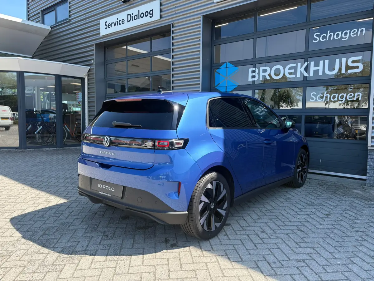 Life First Edition | Airconditioning automatisch, 2-zone (Climatronic) | Automatische afstandsregeling (Adaptive Cruise Control) | Koplampverlichting LED