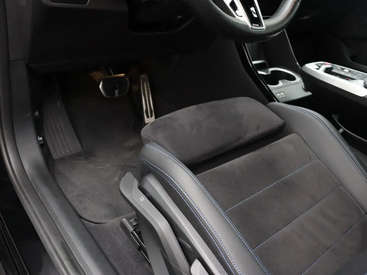 xDrive25e M Sportpakket | Premium Pack | SoH 100% | Comfort Access | Parking Assistant | 18''