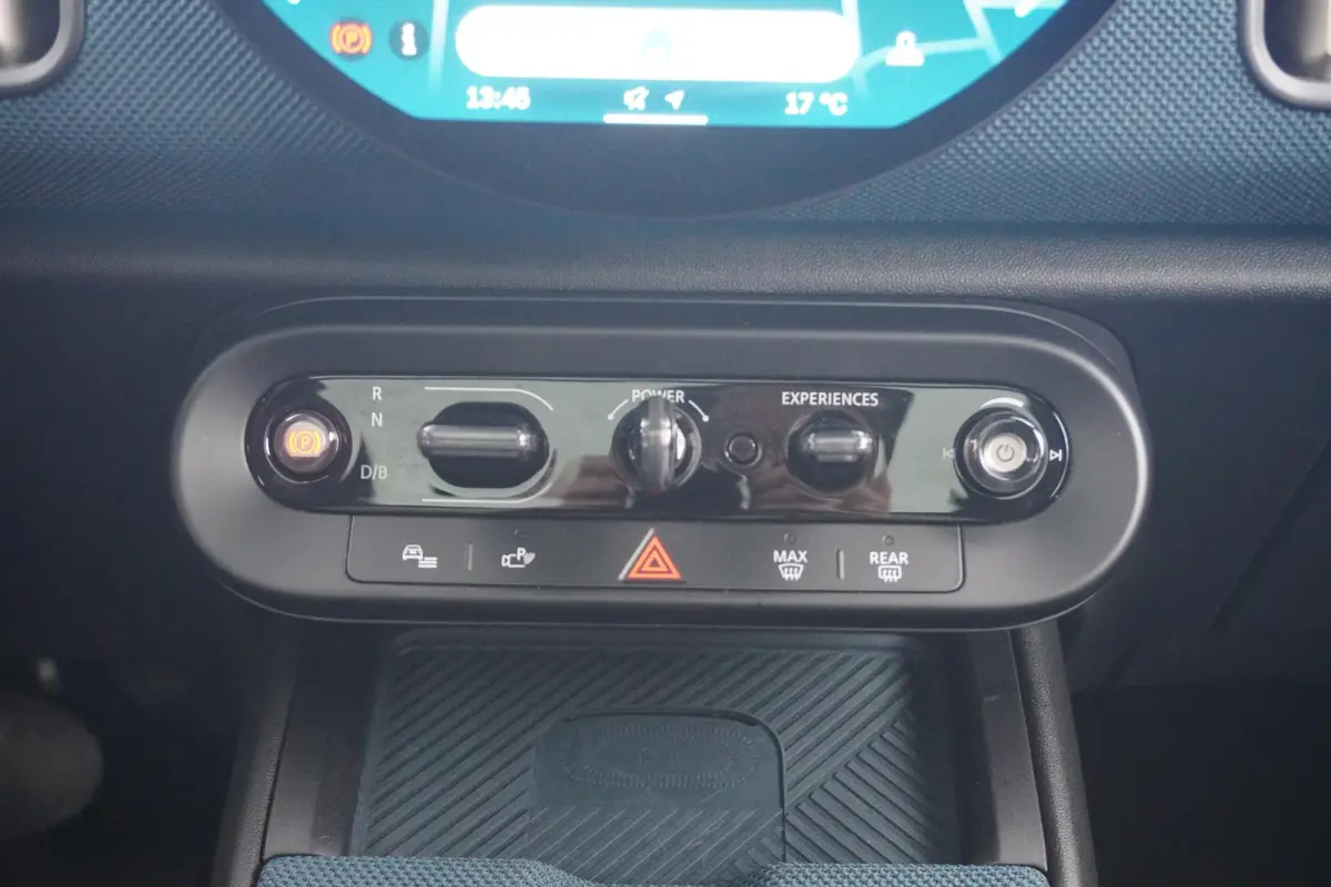 SE ALL4 Favoured Uitvoering | Pakket L | Harman Kardon | Driving Assistant Plus | Stoel & Stuurverwarming | Panoramadak