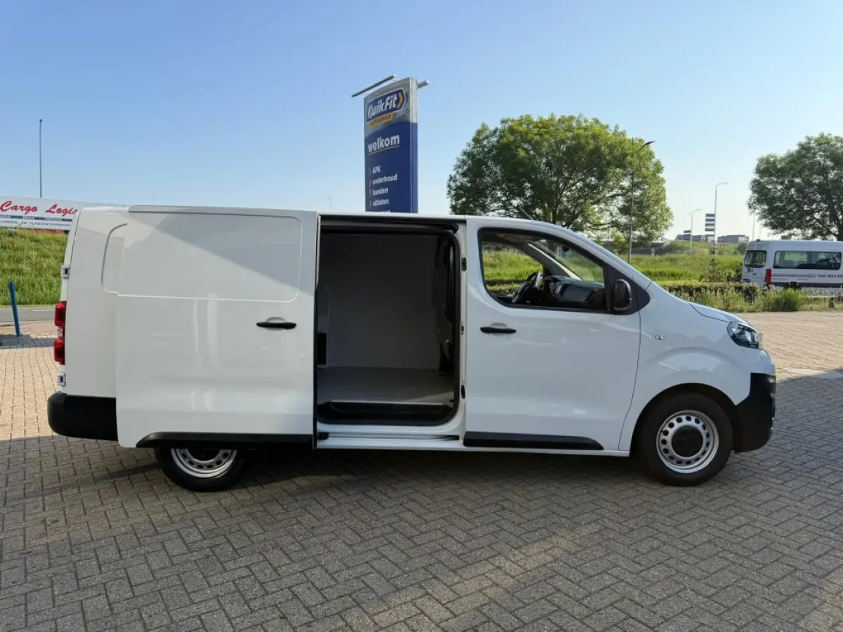 1.5 L2H1 PROFESSIONAL AIRCO CRUISE PDC 3 ZITPLAATSEN.