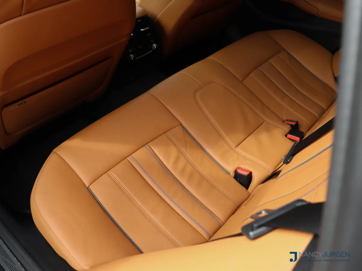 530i xDrive | 4WD | M-Sport | Pano | Luchtvering | Leder | Ambiente Verlicht. | 20" M Velgen | 4-Zone Climate Control | Elektr. Kofferbak | Laser LED | Adaptive Cruise Control | Keyless Go |