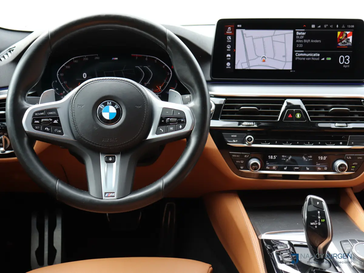 530i xDrive | 4WD | M-Sport | Pano | Luchtvering | Leder | Ambiente Verlicht. | 20" M Velgen | 4-Zone Climate Control | Elektr. Kofferbak | Laser LED | Adaptive Cruise Control | Keyless Go |