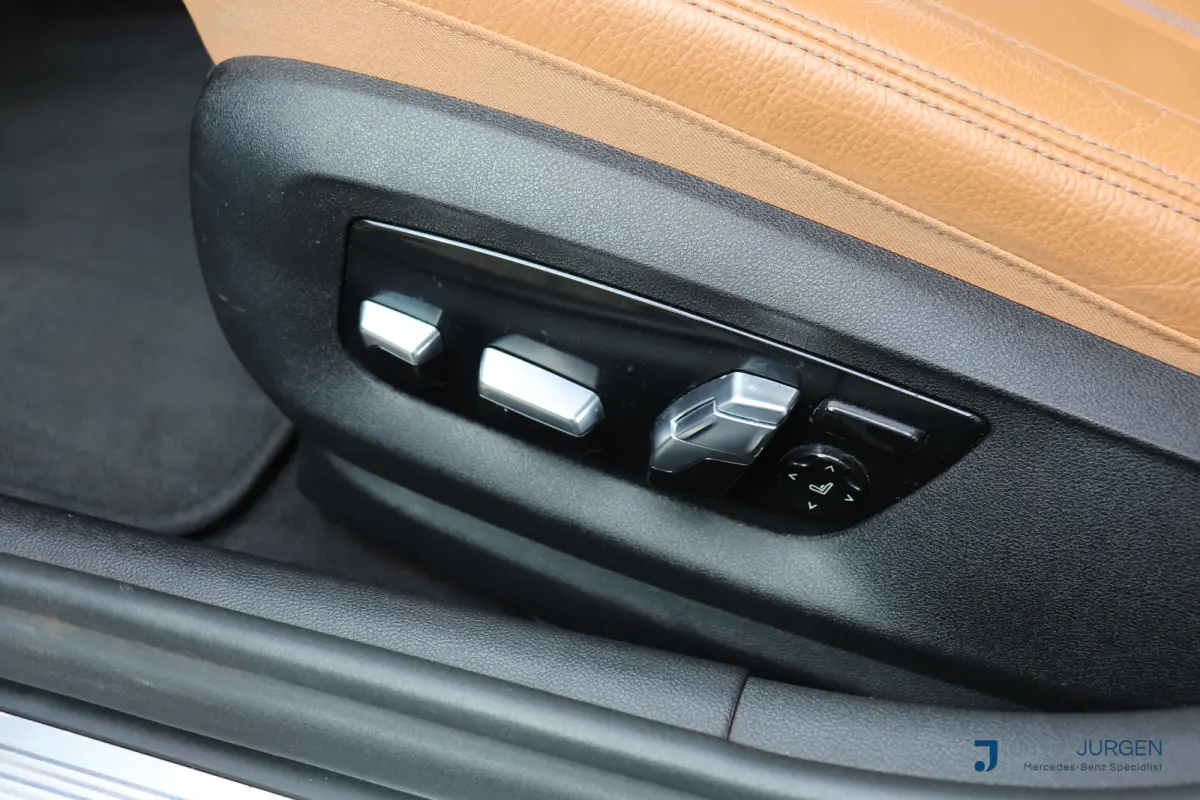 530i xDrive | 4WD | M-Sport | Pano | Luchtvering | Leder | Ambiente Verlicht. | 20" M Velgen | 4-Zone Climate Control | Elektr. Kofferbak | Laser LED | Adaptive Cruise Control | Keyless Go |