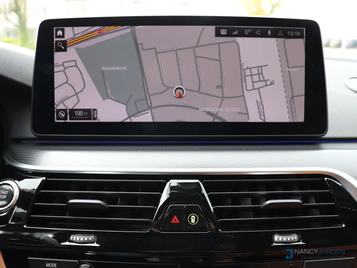 530i xDrive | 4WD | M-Sport | Pano | Luchtvering | Leder | Ambiente Verlicht. | 20" M Velgen | 4-Zone Climate Control | Elektr. Kofferbak | Laser LED | Adaptive Cruise Control | Keyless Go |