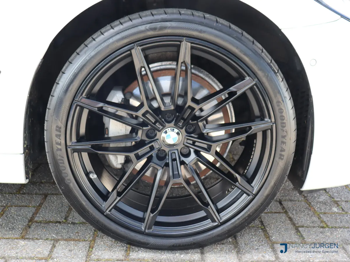 530i xDrive | 4WD | M-Sport | Pano | Luchtvering | Leder | Ambiente Verlicht. | 20" M Velgen | 4-Zone Climate Control | Elektr. Kofferbak | Laser LED | Adaptive Cruise Control | Keyless Go |