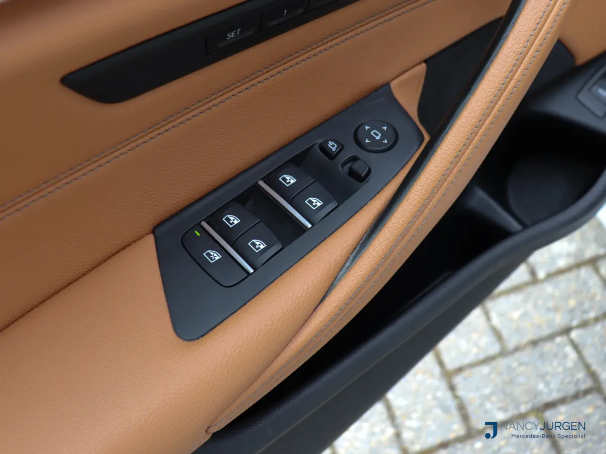 530i xDrive | 4WD | M-Sport | Pano | Luchtvering | Leder | Ambiente Verlicht. | 20" M Velgen | 4-Zone Climate Control | Elektr. Kofferbak | Laser LED | Adaptive Cruise Control | Keyless Go |