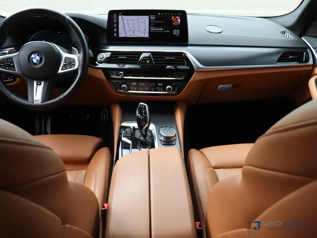 530i xDrive | 4WD | M-Sport | Pano | Luchtvering | Leder | Ambiente Verlicht. | 20" M Velgen | 4-Zone Climate Control | Elektr. Kofferbak | Laser LED | Adaptive Cruise Control | Keyless Go |
