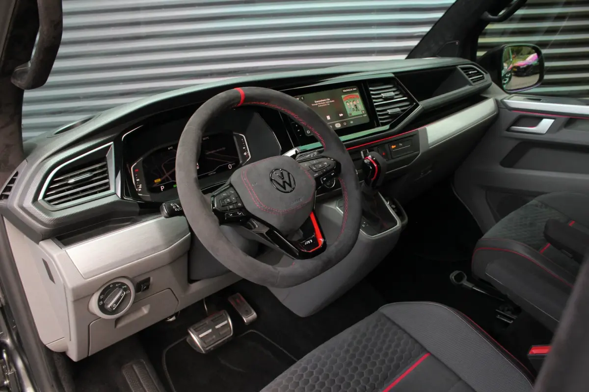 2.0 TDI L1H1 204PK JB- EDITION DSG / PDC / SCHROEFSET / GTI INTERIEUR / SUBWOOFER / APPLE CARPLAY /NAVI