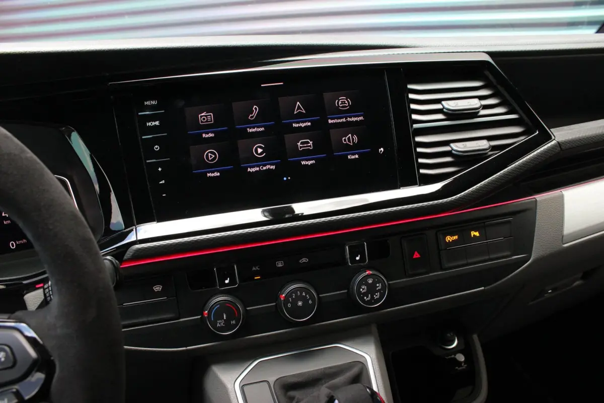 2.0 TDI L1H1 204PK JB- EDITION DSG / PDC / SCHROEFSET / GTI INTERIEUR / SUBWOOFER / APPLE CARPLAY /NAVI