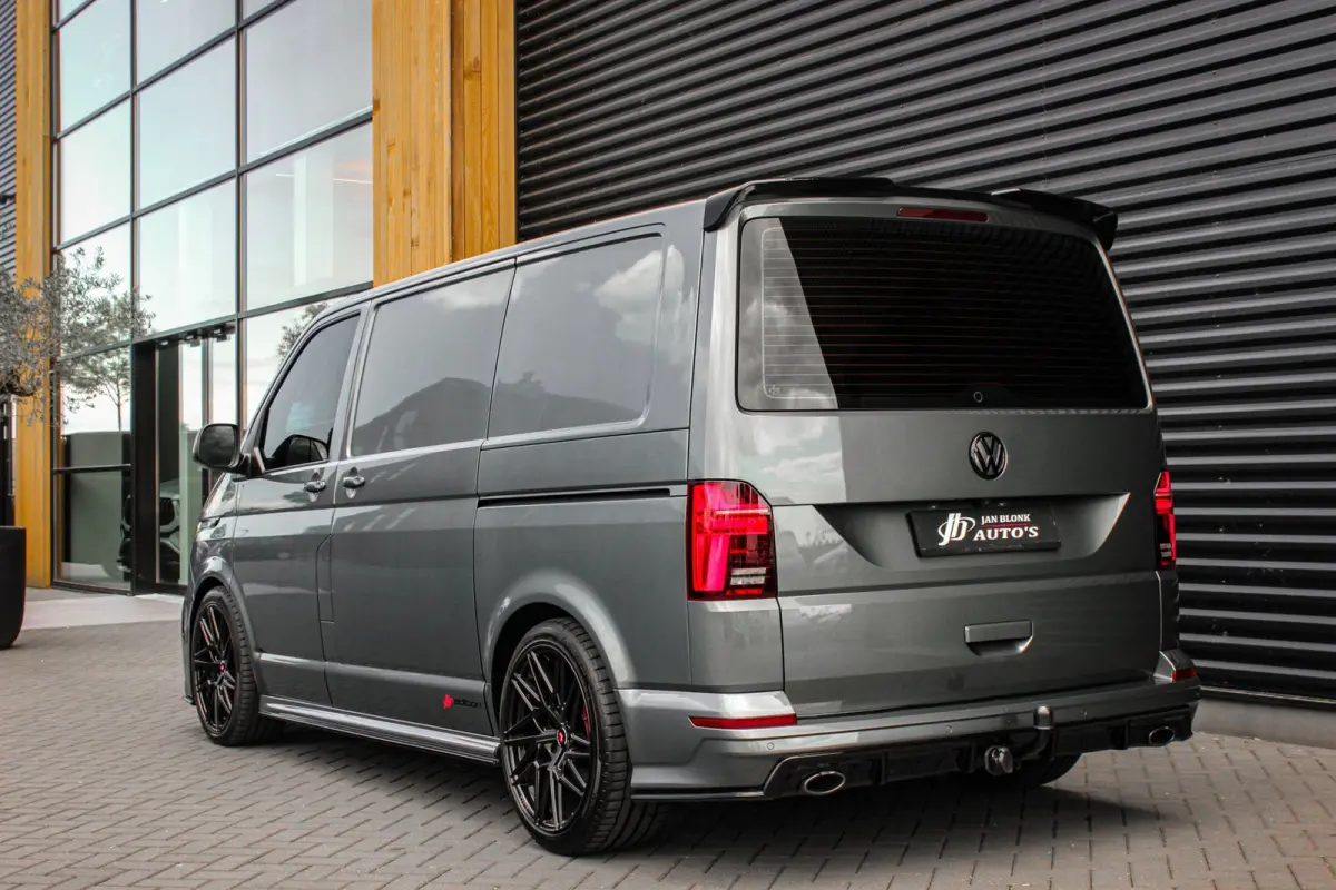 2.0 TDI L1H1 204PK JB- EDITION DSG / PDC / SCHROEFSET / GTI INTERIEUR / SUBWOOFER / APPLE CARPLAY /NAVI