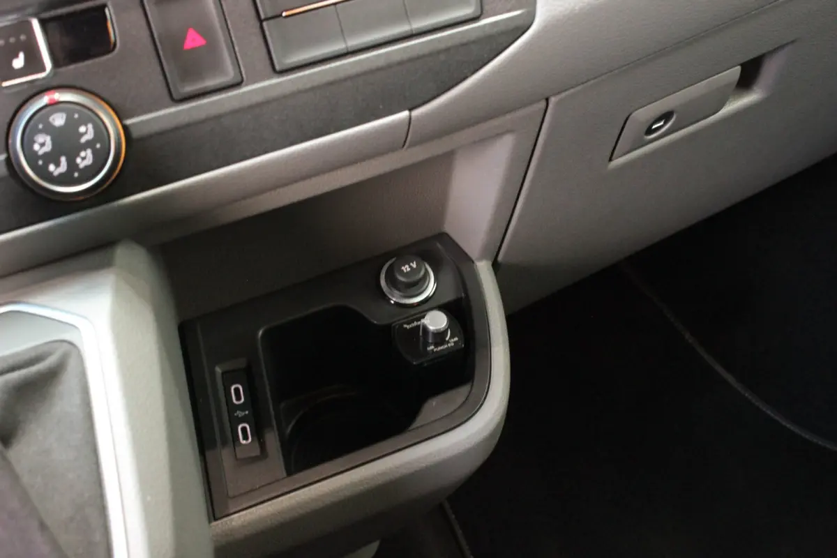 2.0 TDI L1H1 204PK JB- EDITION DSG / PDC / SCHROEFSET / GTI INTERIEUR / SUBWOOFER / APPLE CARPLAY /NAVI