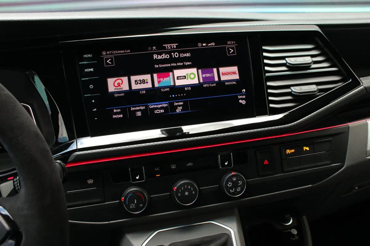 2.0 TDI L1H1 204PK JB- EDITION DSG / PDC / SCHROEFSET / GTI INTERIEUR / SUBWOOFER / APPLE CARPLAY /NAVI