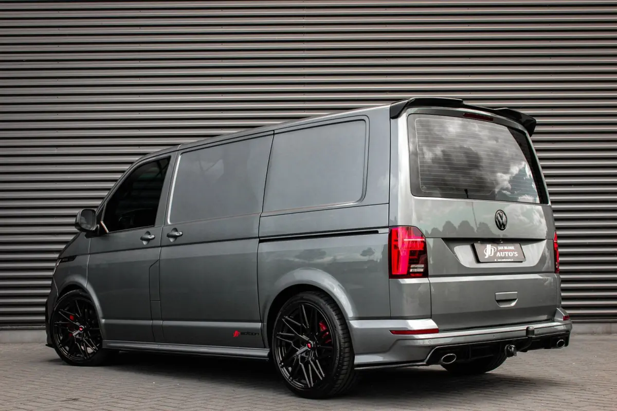 2.0 TDI L1H1 204PK JB- EDITION DSG / PDC / SCHROEFSET / GTI INTERIEUR / SUBWOOFER / APPLE CARPLAY /NAVI