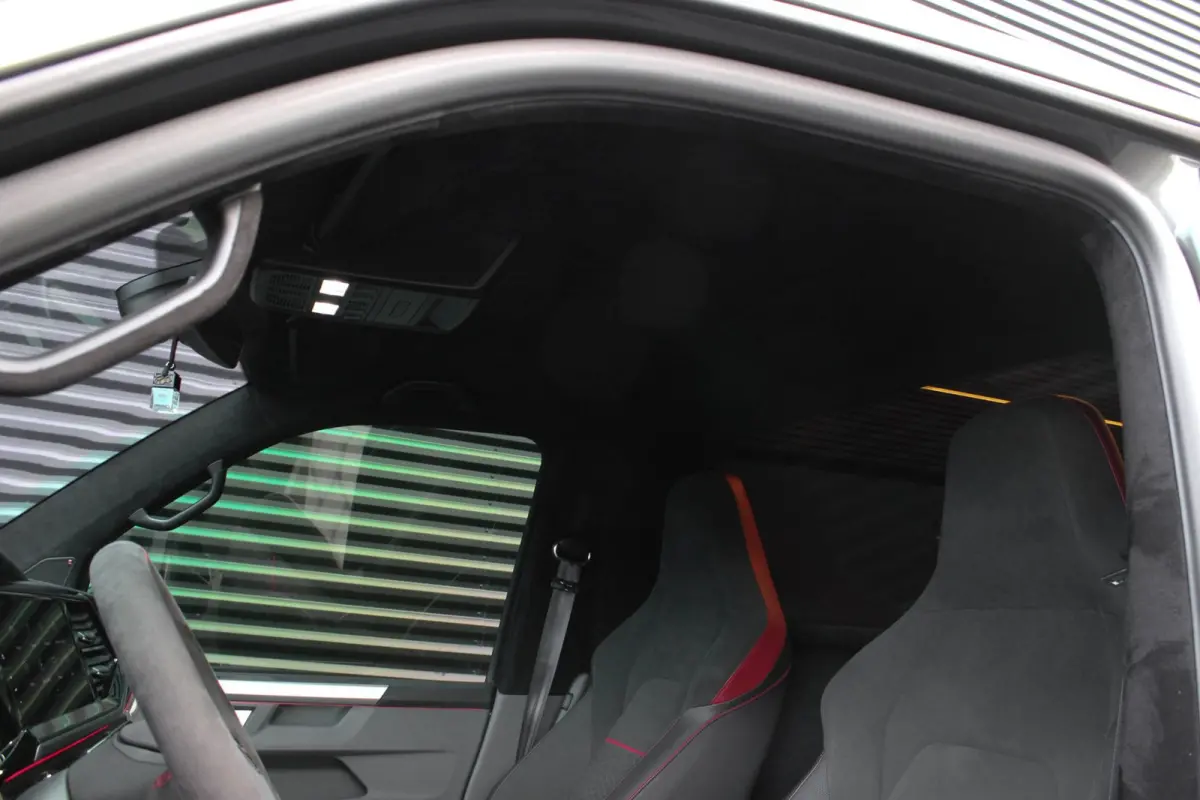 2.0 TDI L1H1 204PK JB- EDITION DSG / PDC / SCHROEFSET / GTI INTERIEUR / SUBWOOFER / APPLE CARPLAY /NAVI