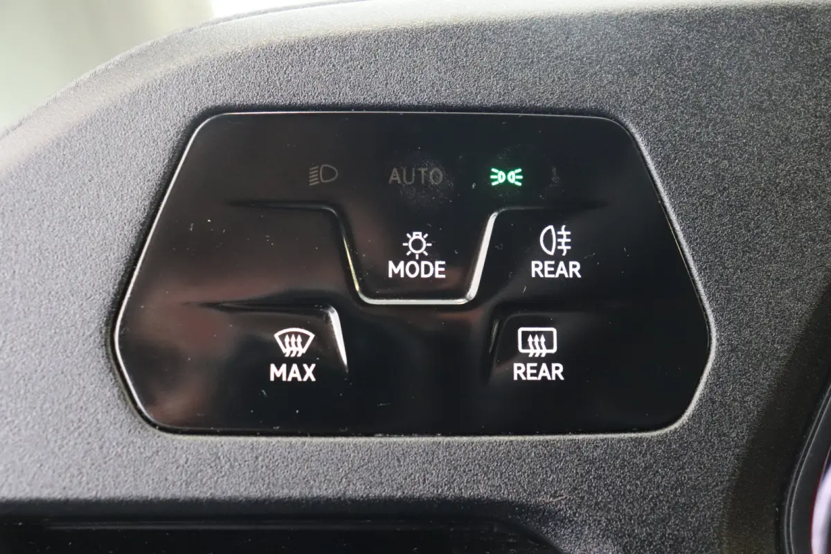2.0 TDI EURO 6 - Airco - NAP - Radio- € 14.900,- Excl.